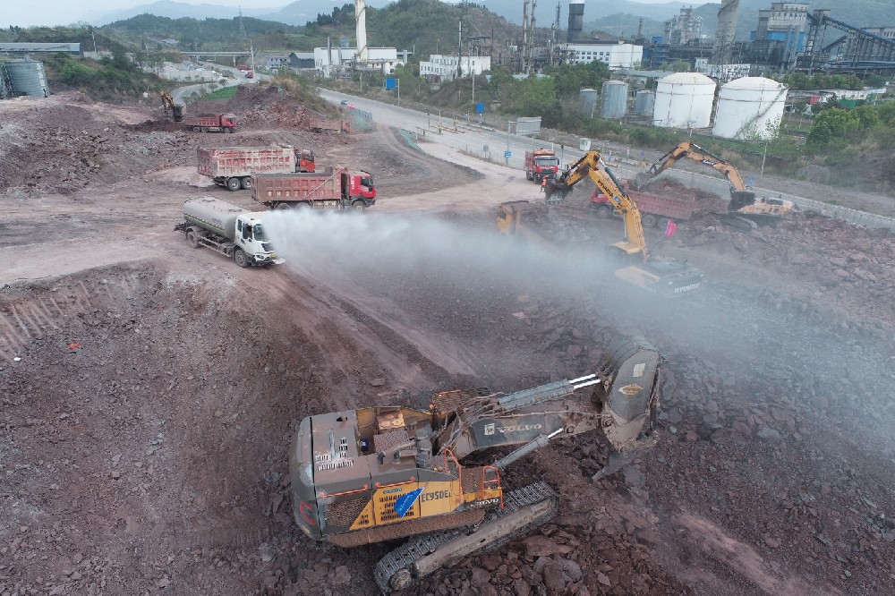 不停工、不斷檔，假期建設(shè)忙！